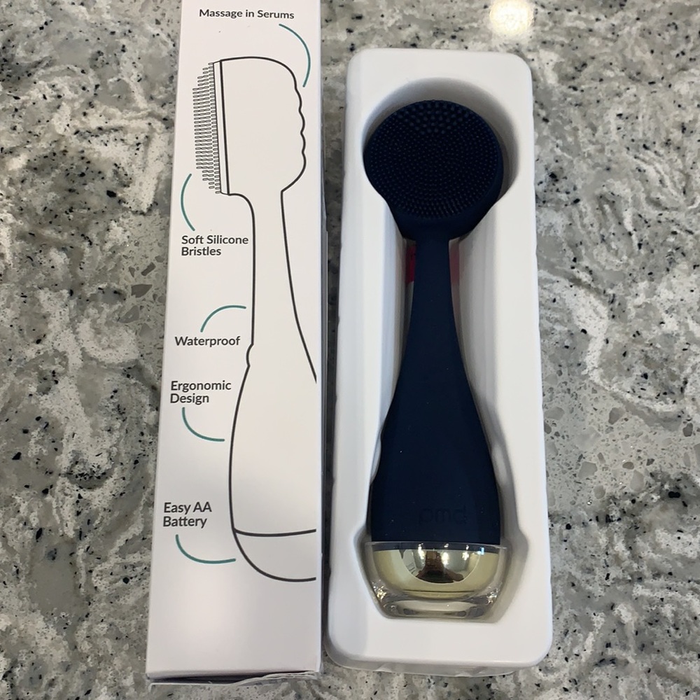 PMD Smart Facial Cleansing Device - Picture 5 of 5